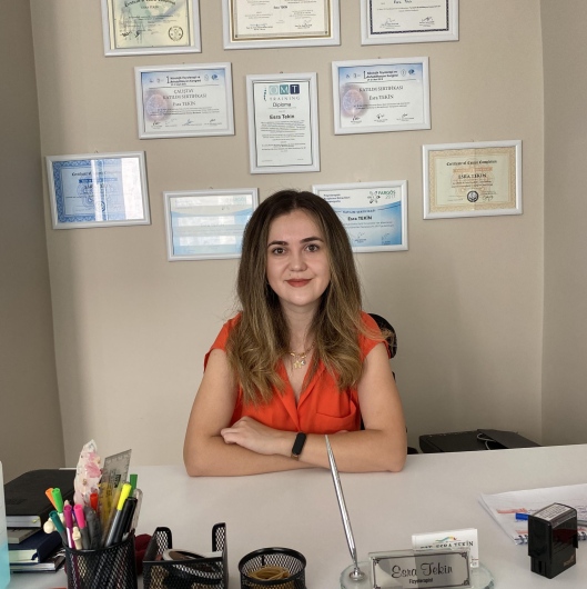 Fzt. Esra Tekin