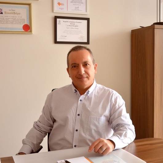 Ayhan Erakay