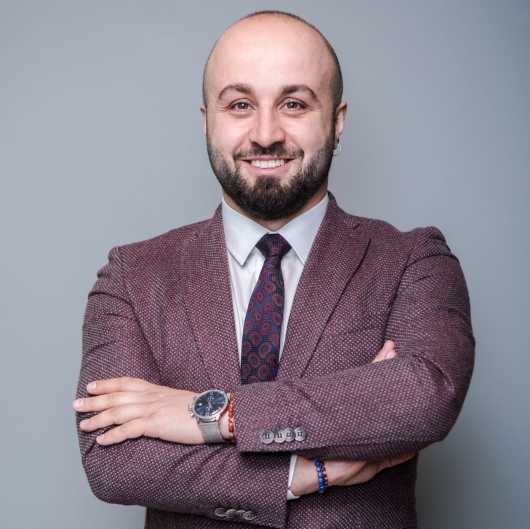 Op. Dr. Emrah Çelik