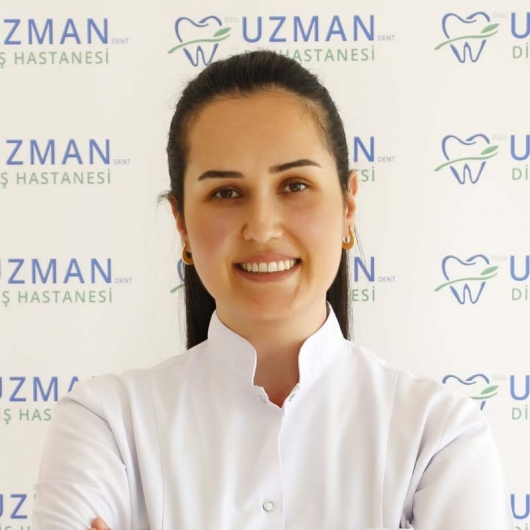 Dr. Dt. Esra Ekizer