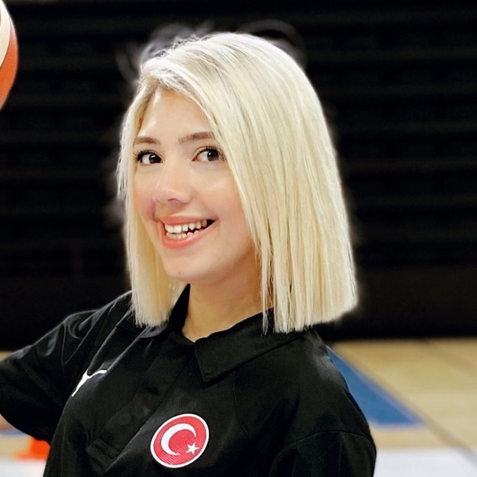 Fzt. Betül Akyünci