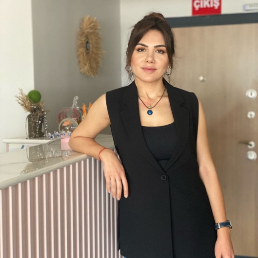 Op. Dr. Alev Timur