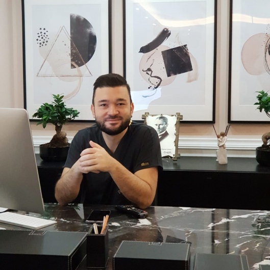 Op. Dr. Emre Canverenler
