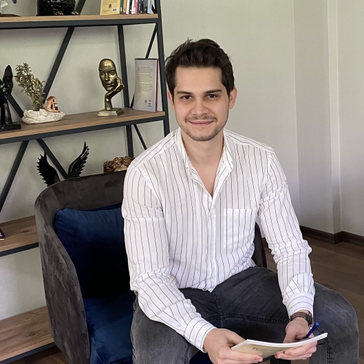 Uzm. Kl. Psk. Burak Emre Kadak