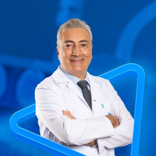 Op. Dr. Melik Ayverdi