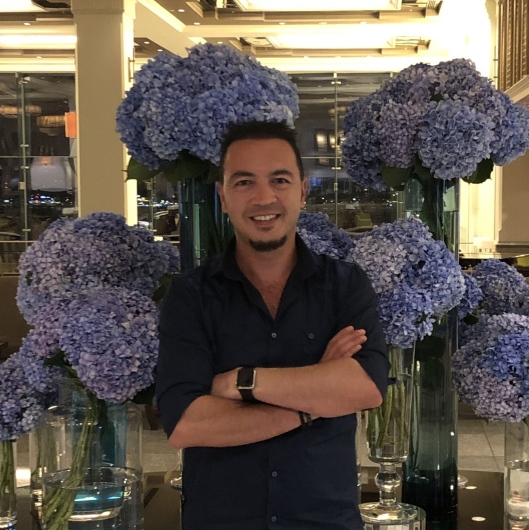 Mert Alev