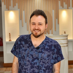 Op. Dr. Emin Öztürk