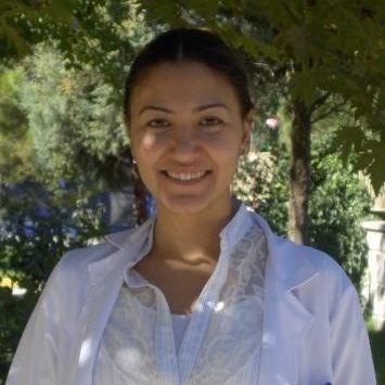 Dr. Dt. Esra Tunalı