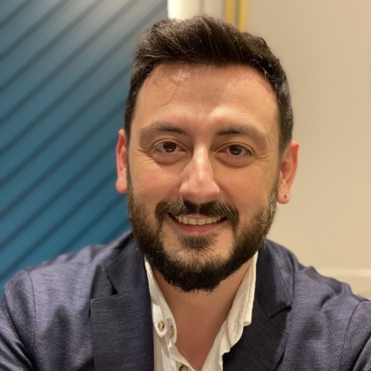 Op. Dr. Kadir Yücebaş