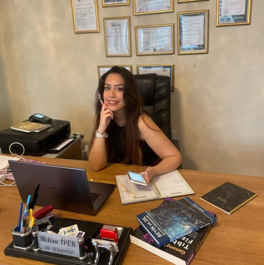 Dkt. Melisa Begüm İpek