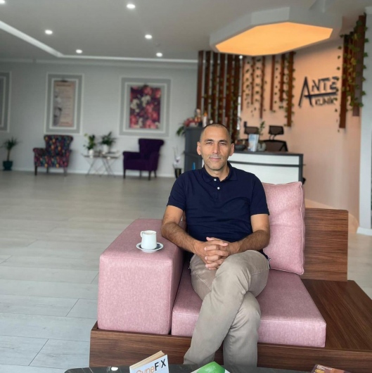 Op. Dr. Mustafa Göktan
