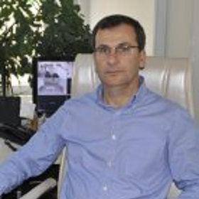 Mustafa Akın